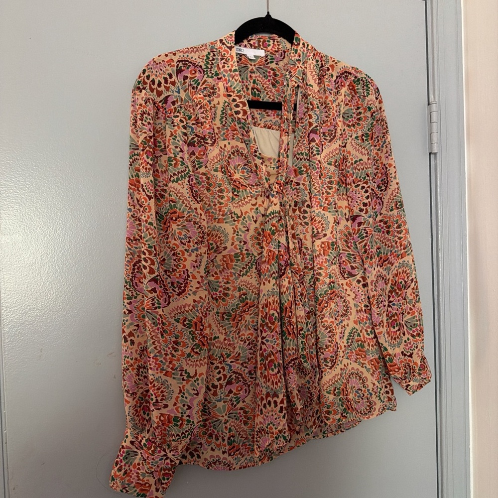 DR2 Pink Paisley Tie-Neck Blouse